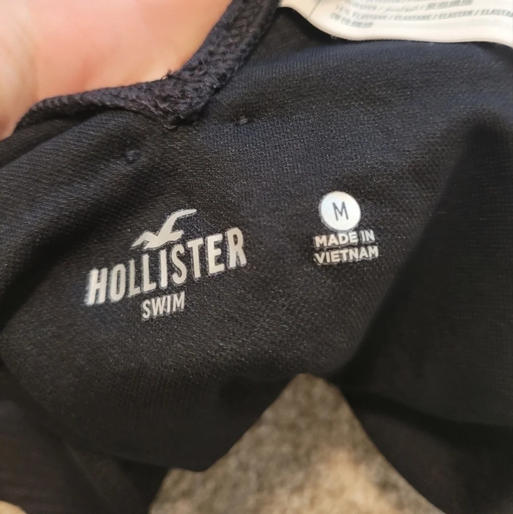 Hollister Women's Black Ribbed V Neck One Piece Swimming Suit Size Medium